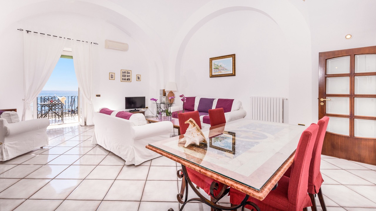 Photo of Livingroom in Minori