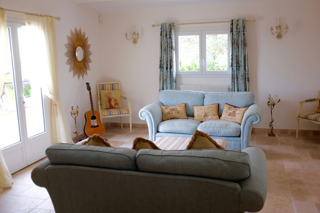 Photo of Livingroom in Claviers