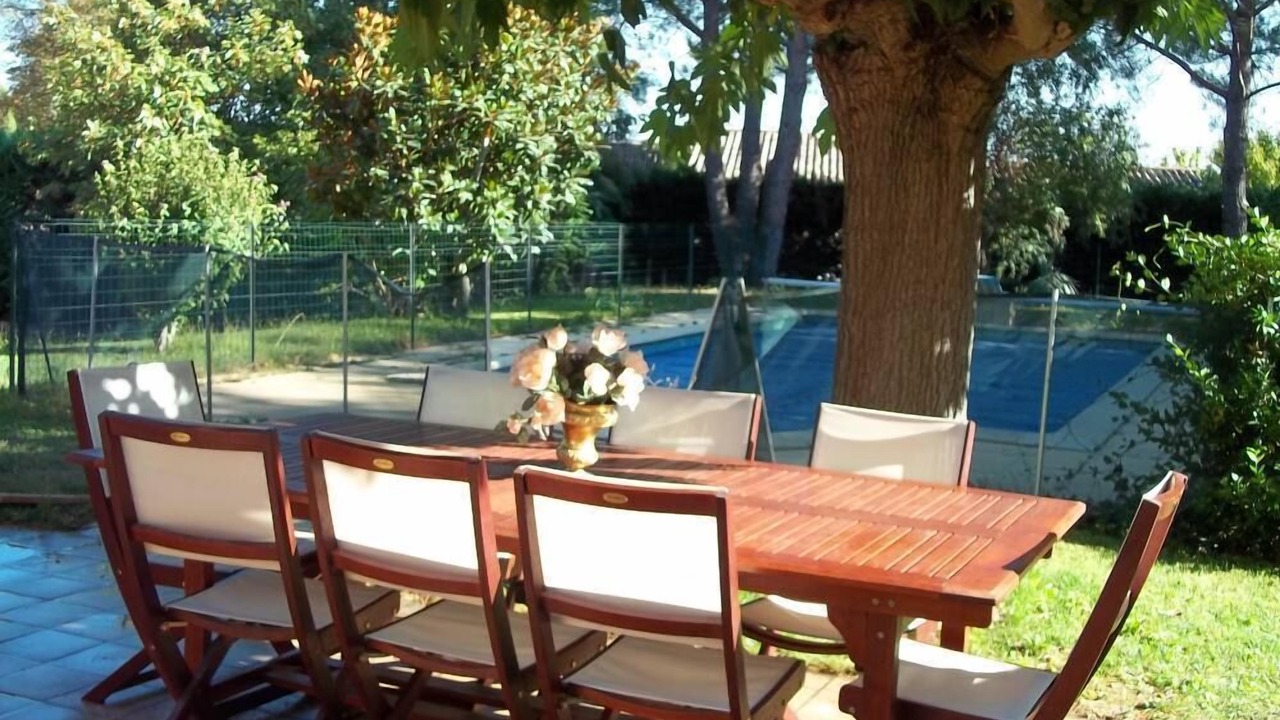 Photo of Patio Balcony in La Tour-d'Aigues
