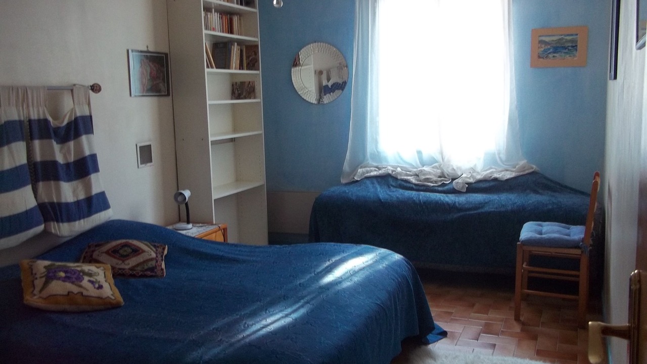 Photo of Bedroom in La Tour-d'Aigues