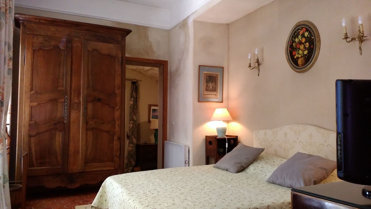 Photo of Bedroom in Chateauneuf-de-Gadagne