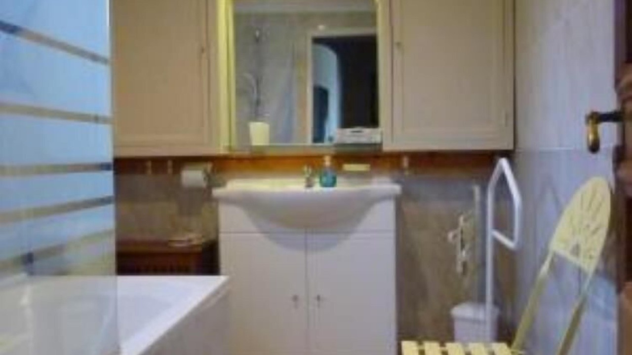 Photo of Bathroom in Chateauneuf-de-Gadagne