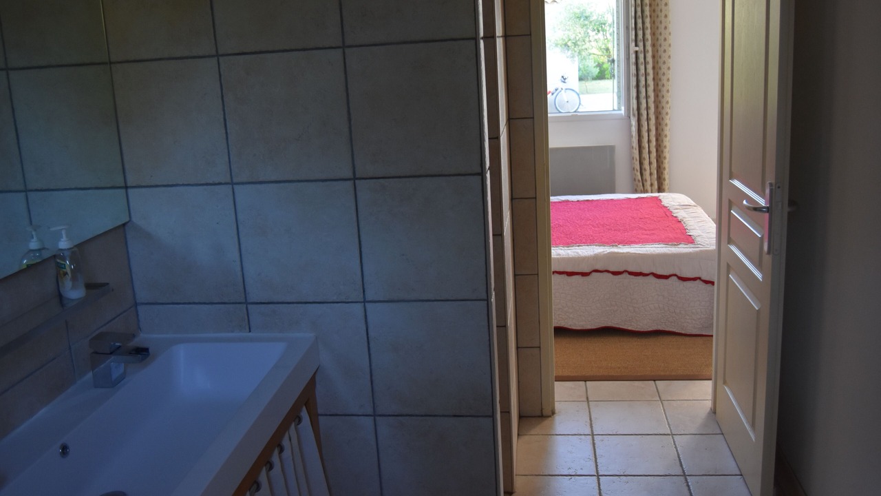 Photo of Bathroom in Sablet