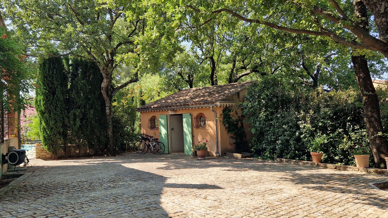 Photo of Outdoor in Malemort-du-Comtat