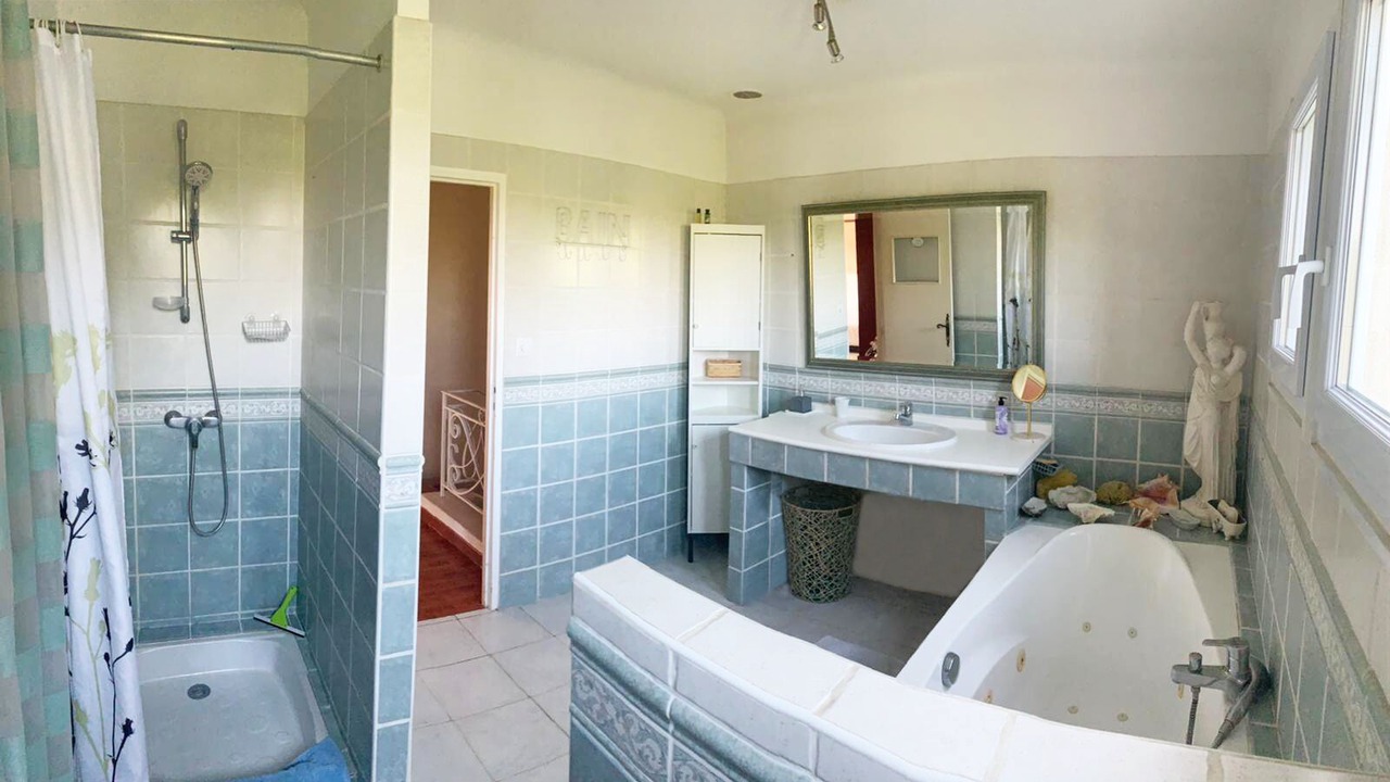Photo of Bathroom in Rognonas