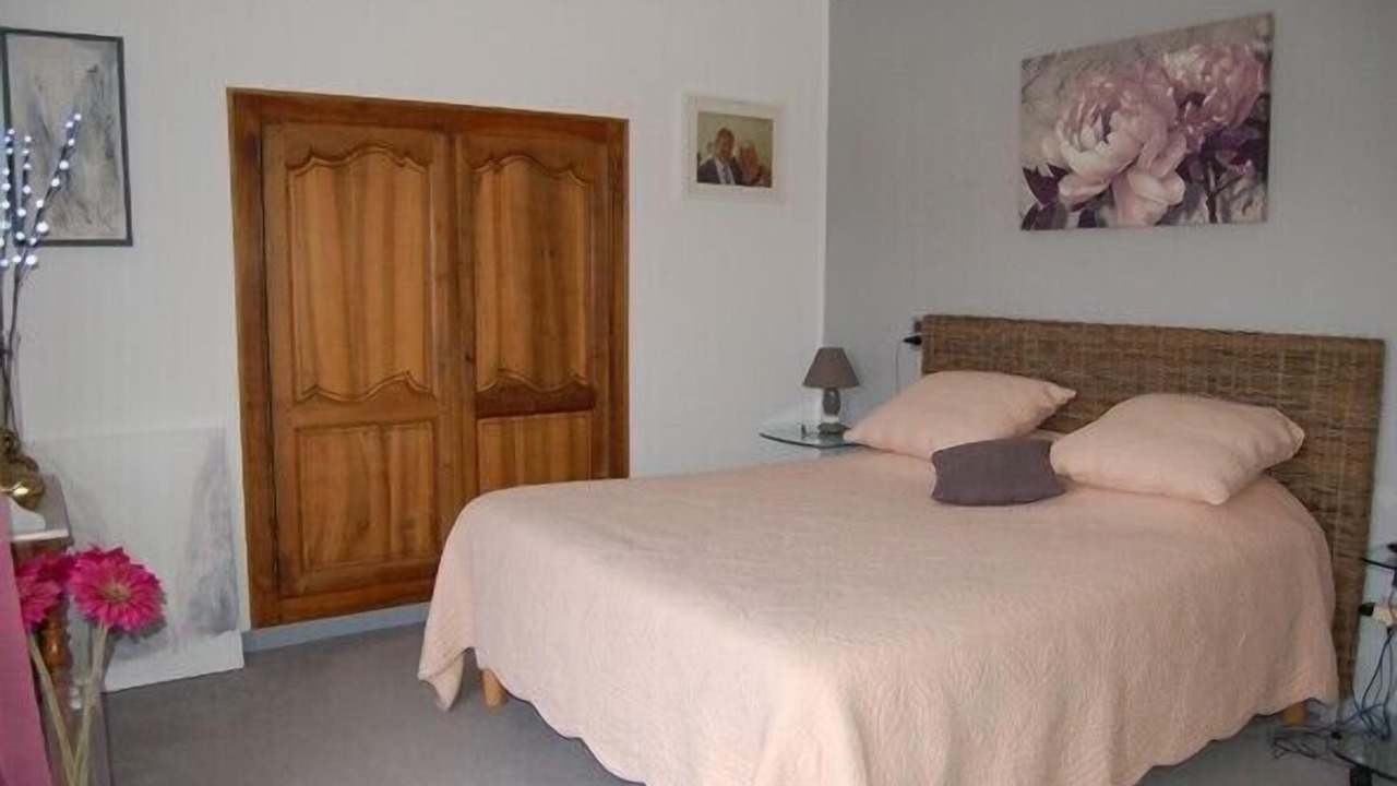 Photo of Bedroom in Caromb