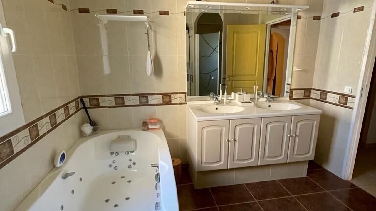 Photo of Bathroom in Ollieres