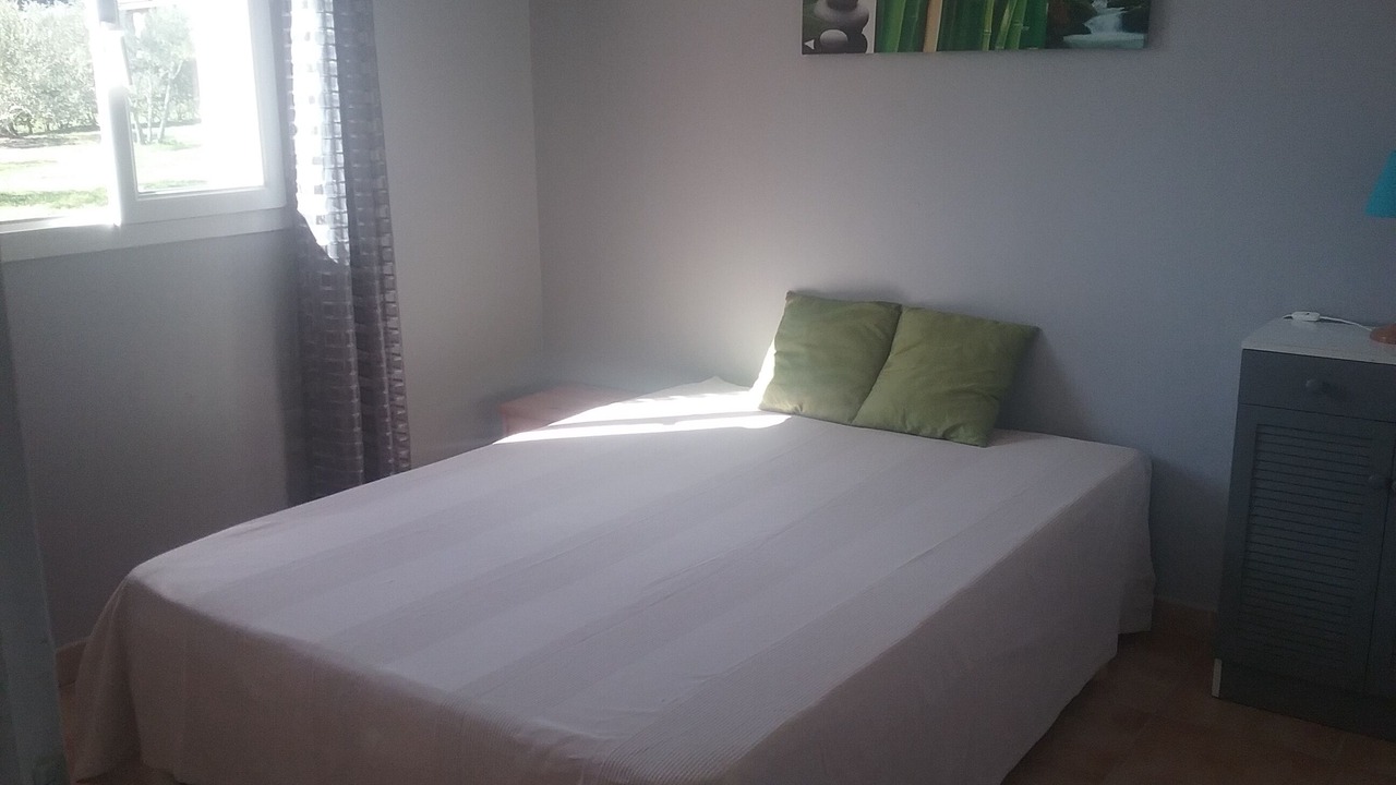 Photo of Bedroom in L'Isle-sur-la-Sorgue