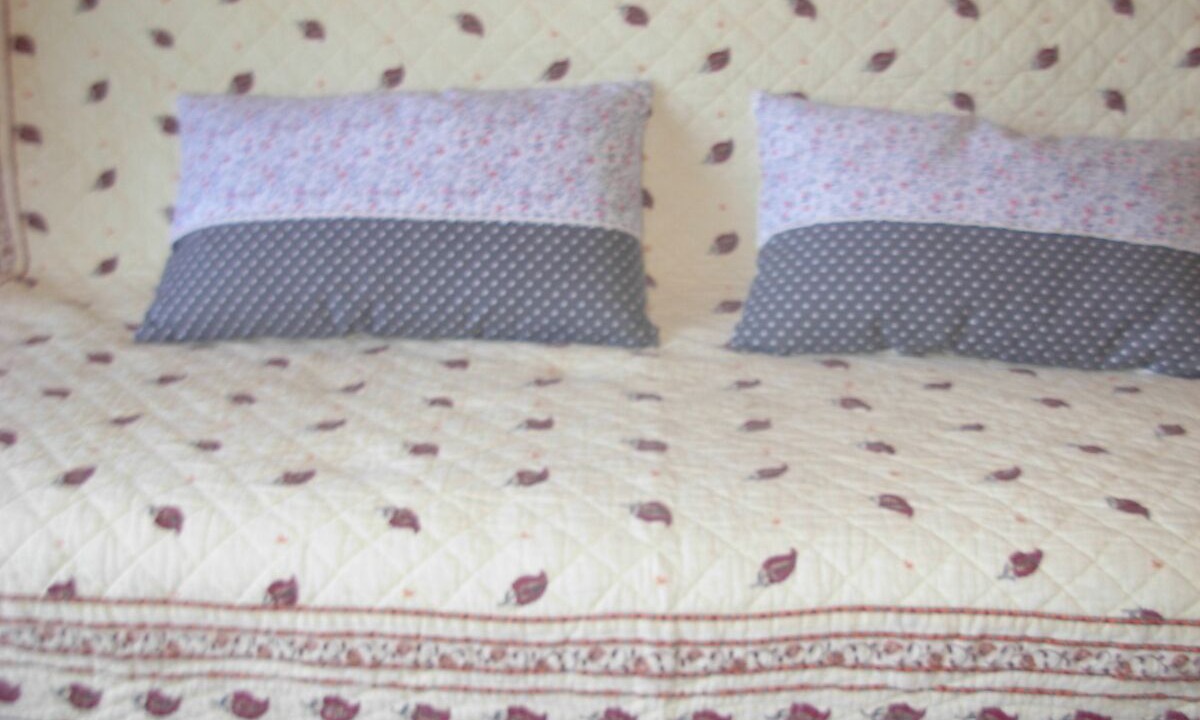Photo of Bedroom in L'Isle-sur-la-Sorgue