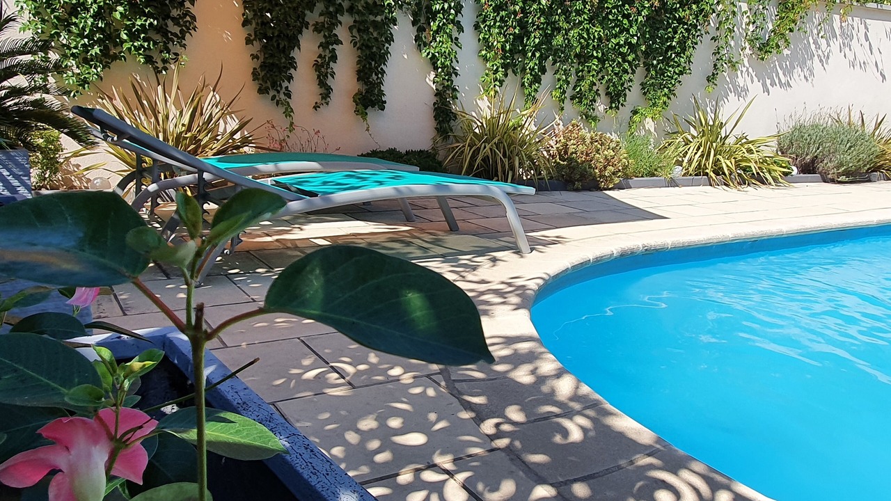 Photo of Outdoor in Comps