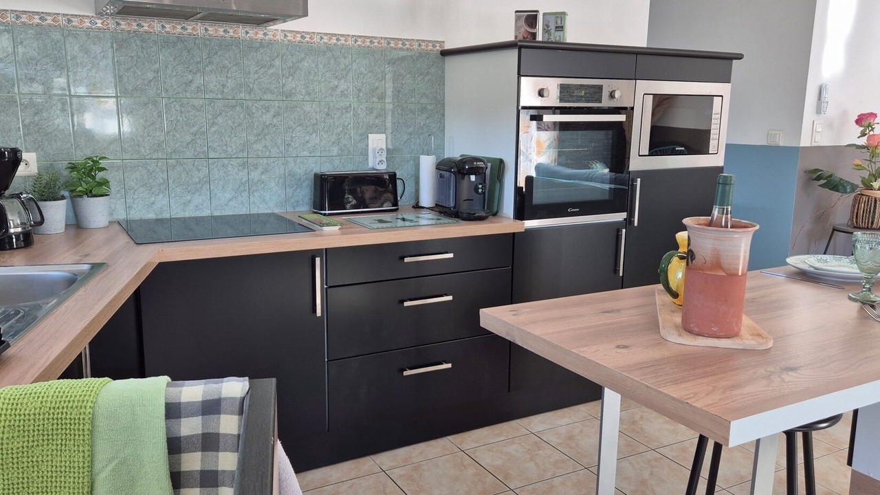 Photo of Kitchen in Comps
