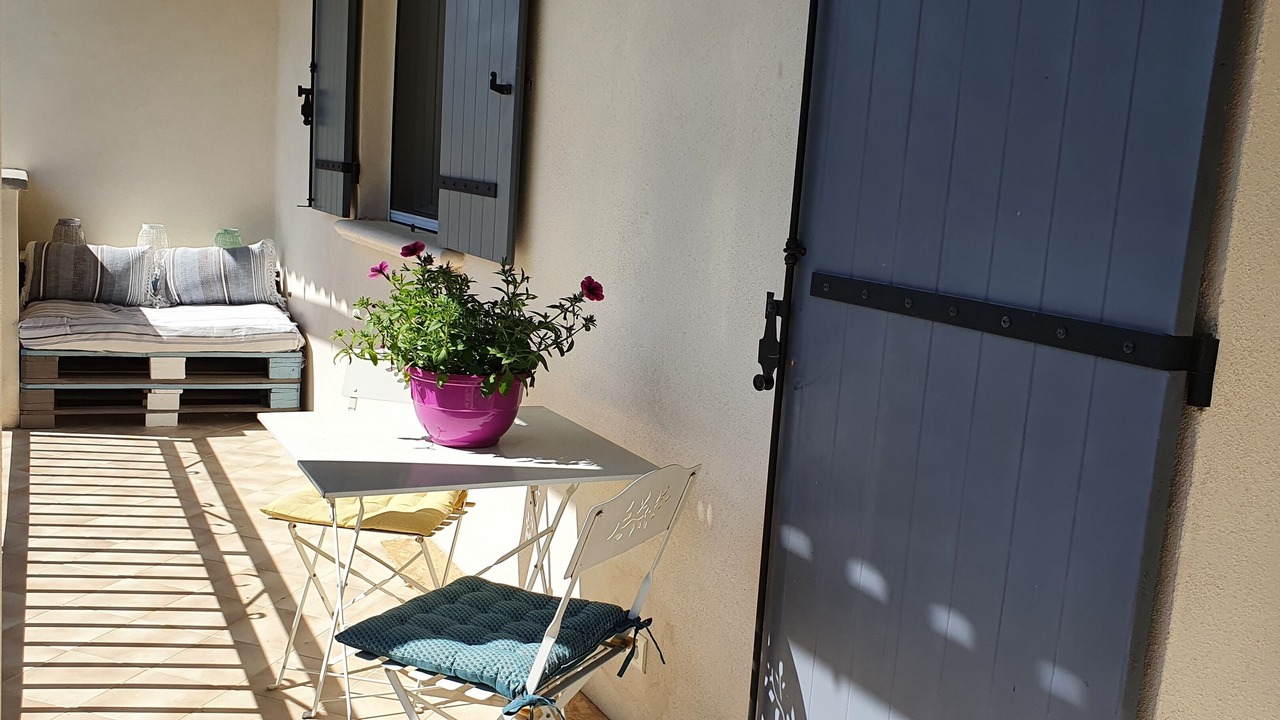 Photo of Outdoor in Comps