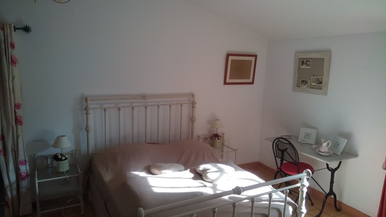 Photo of Bedroom in Saint-Martin-de-Castillon