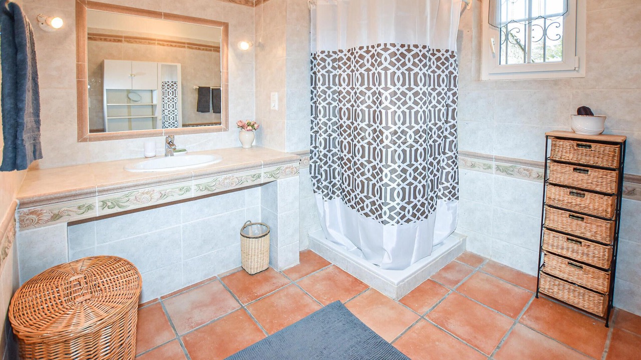 Photo of Bathroom in Cairanne