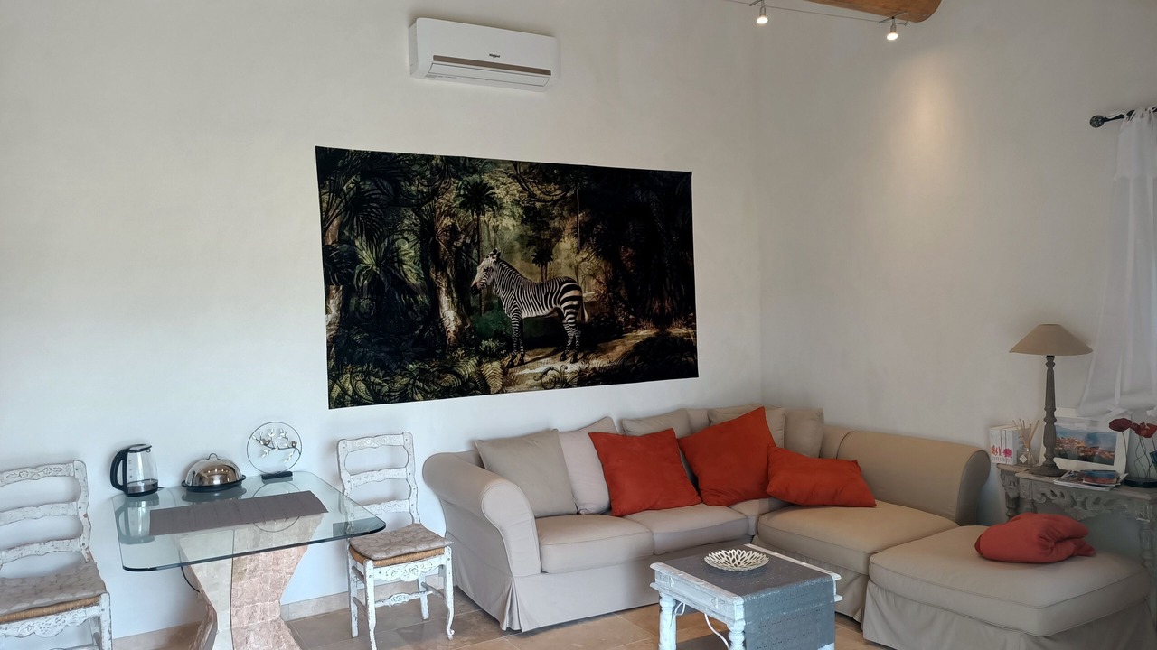 Photo of Livingroom in Roussillon