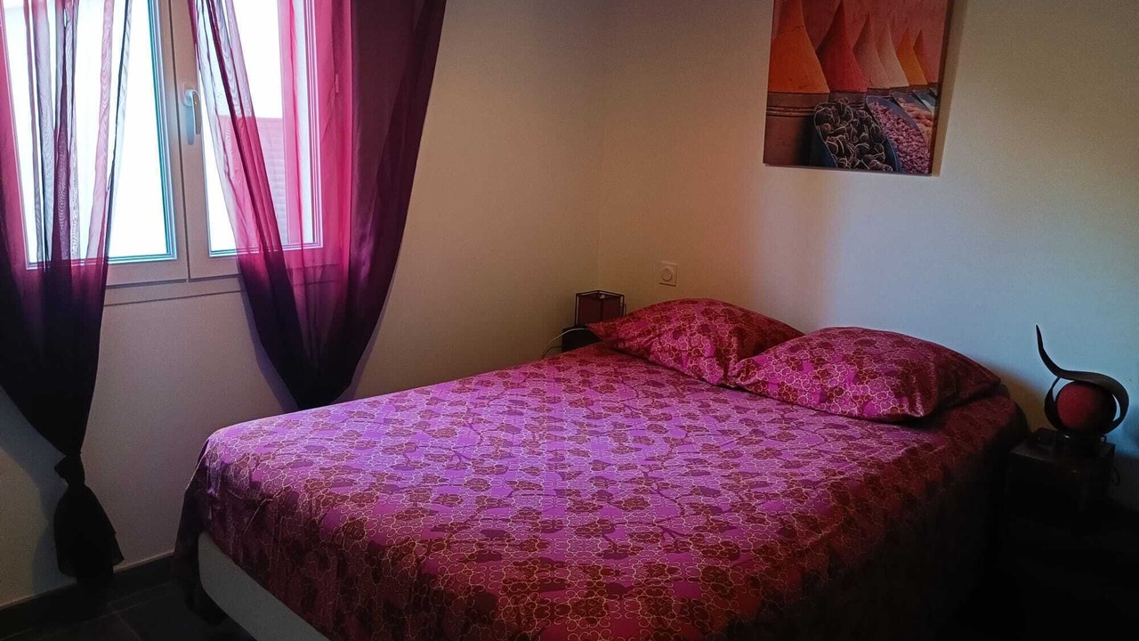 Photo of Bedroom in Ledenon