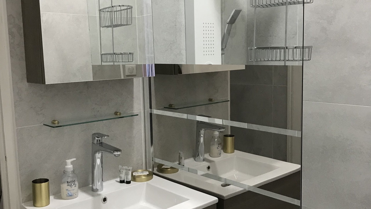 Photo of Bathroom in 1st Arrondissement