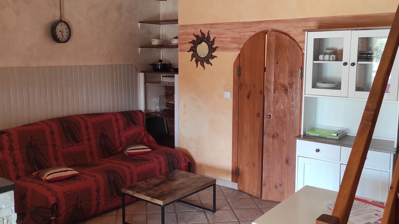 Photo of Livingroom in Velleron