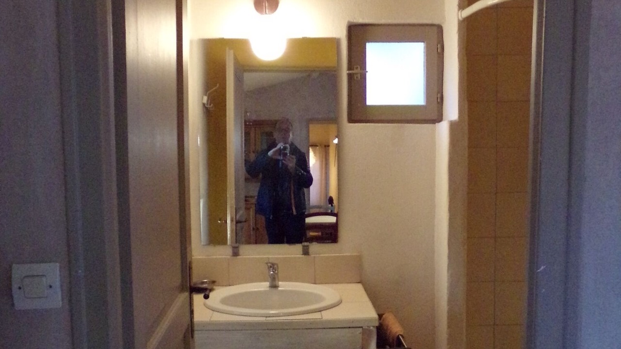 Photo of Bathroom in Rustrel