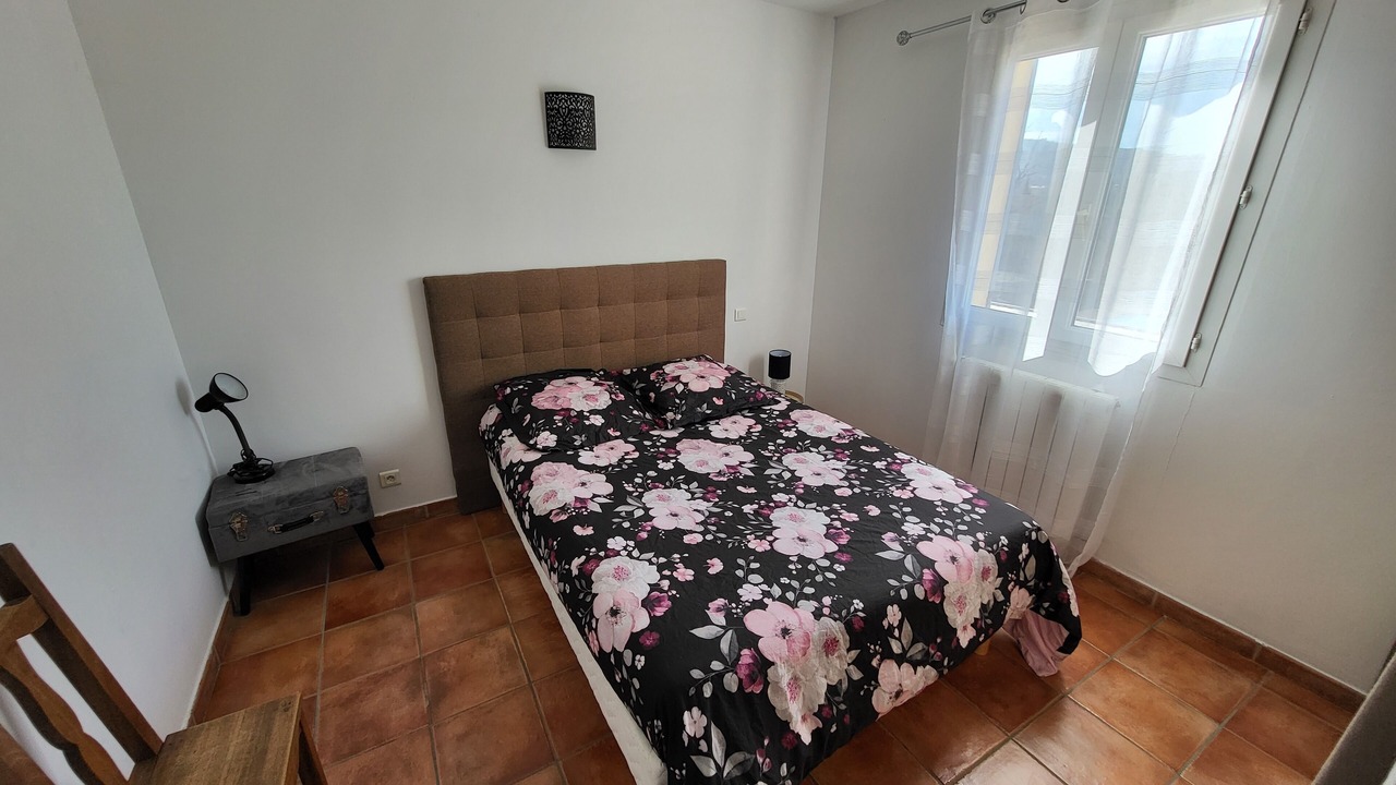 Photo of Bedroom in Malaucene