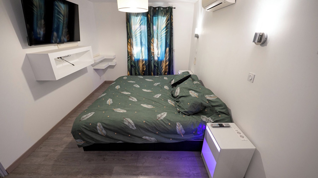 Photo of Bedroom in 14th Arrondissement