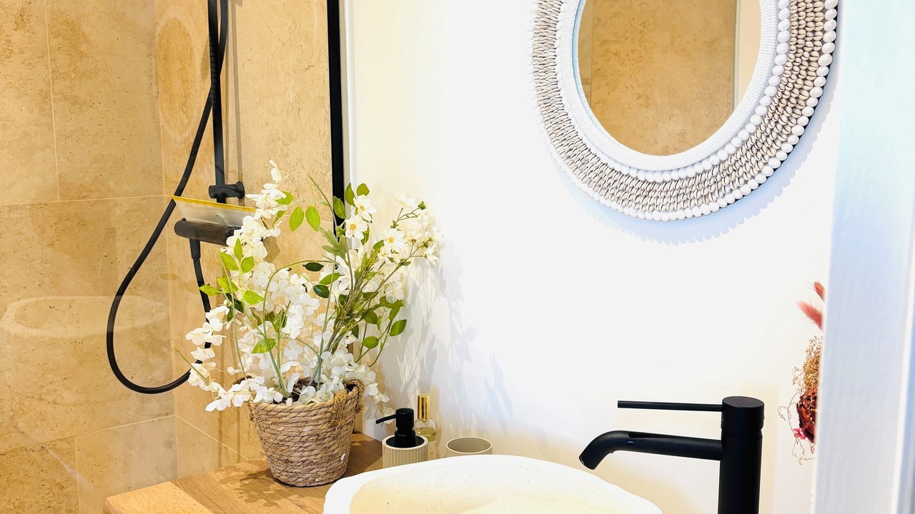 Photo of Bathroom in Venelles
