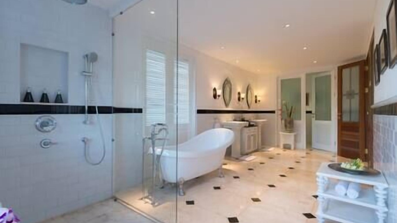 Photo of Bathroom in Petitenget