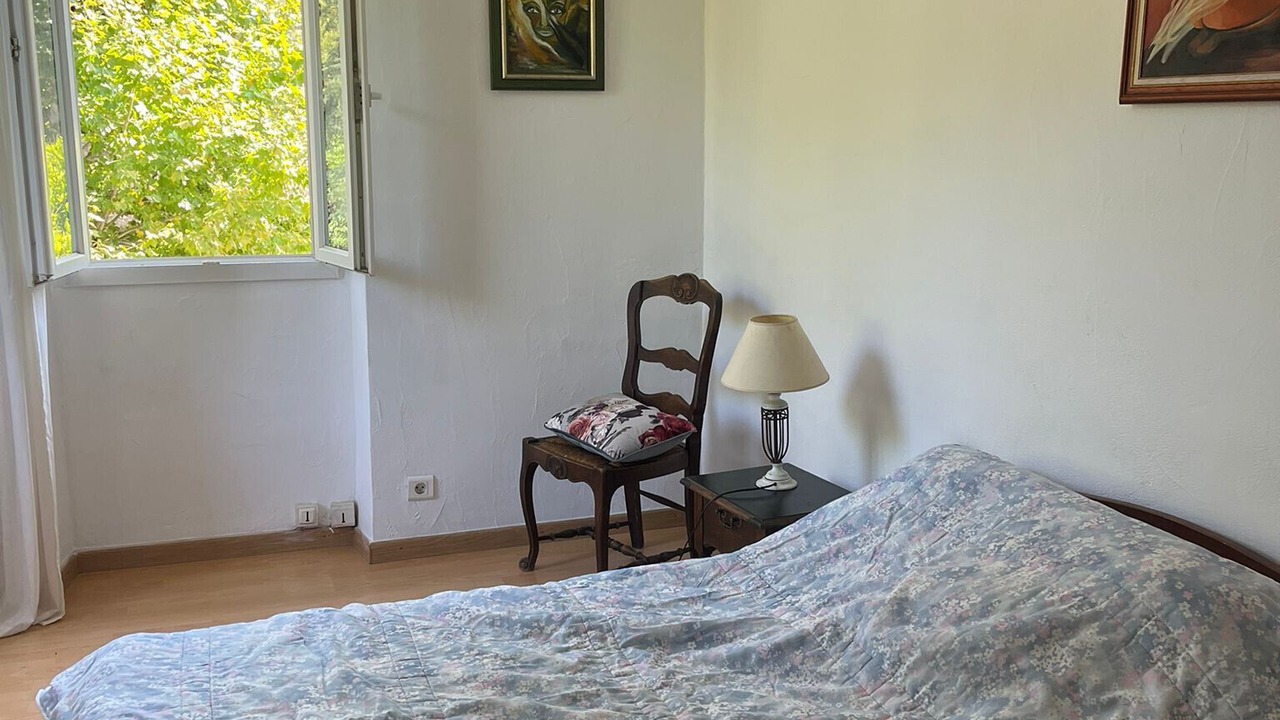 Photo of Bedroom in La Roque-d'Antheron
