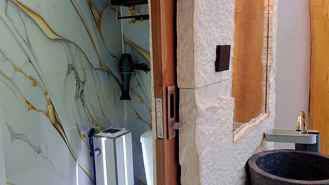 Photo of Bathroom in Bukti