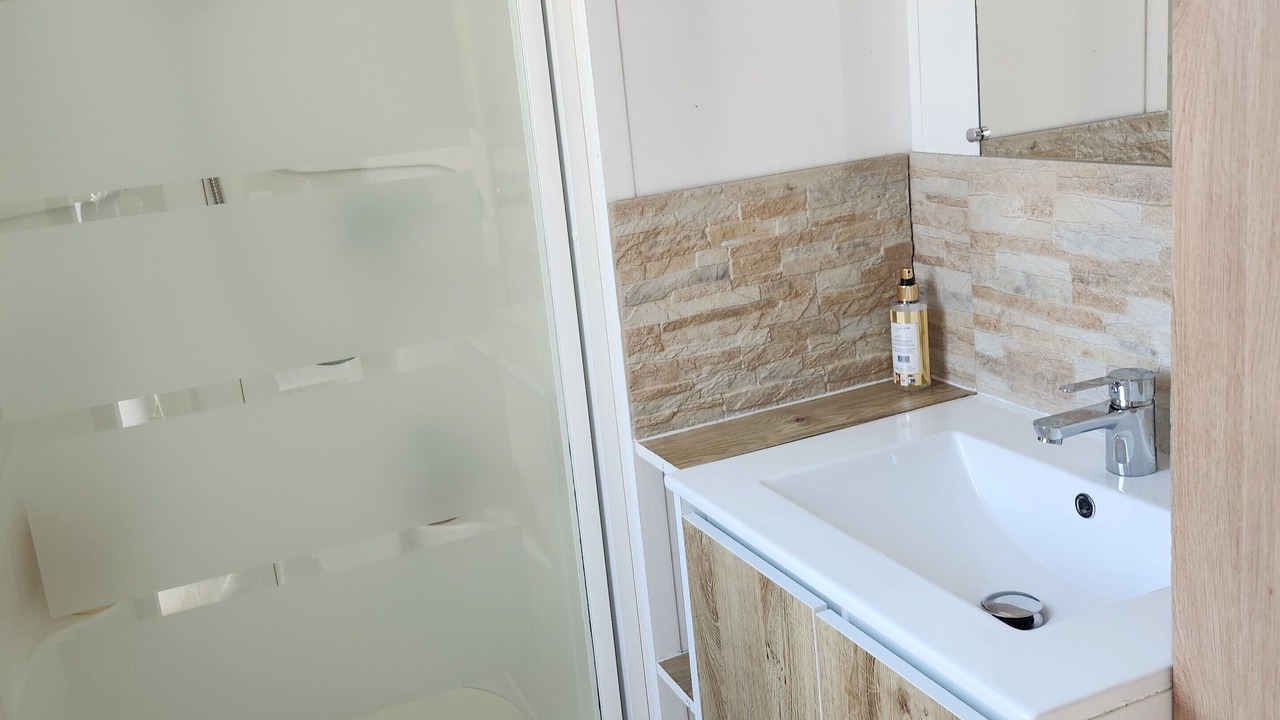 Photo of Bathroom in La Roque-d'Antheron