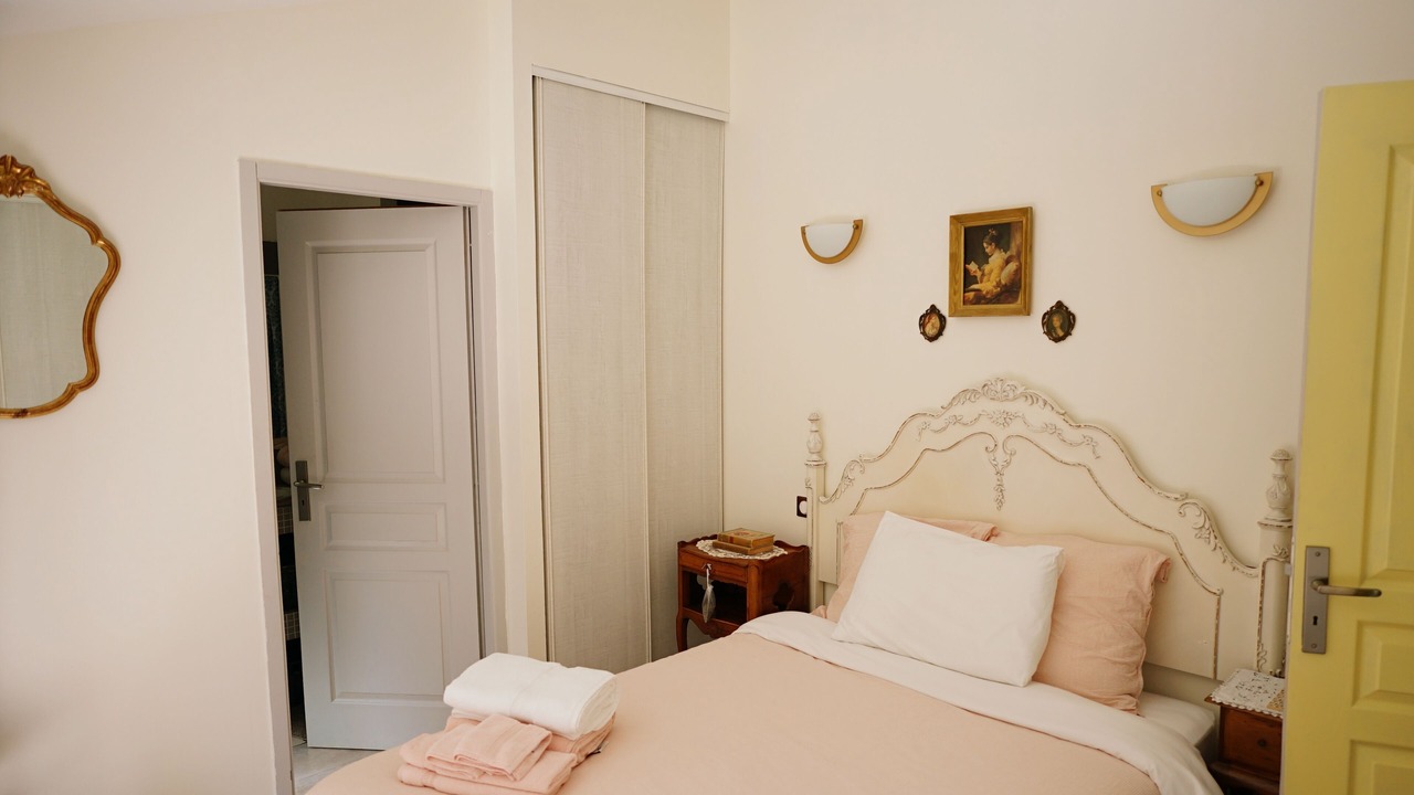 Photo of Bedroom in Montfavet