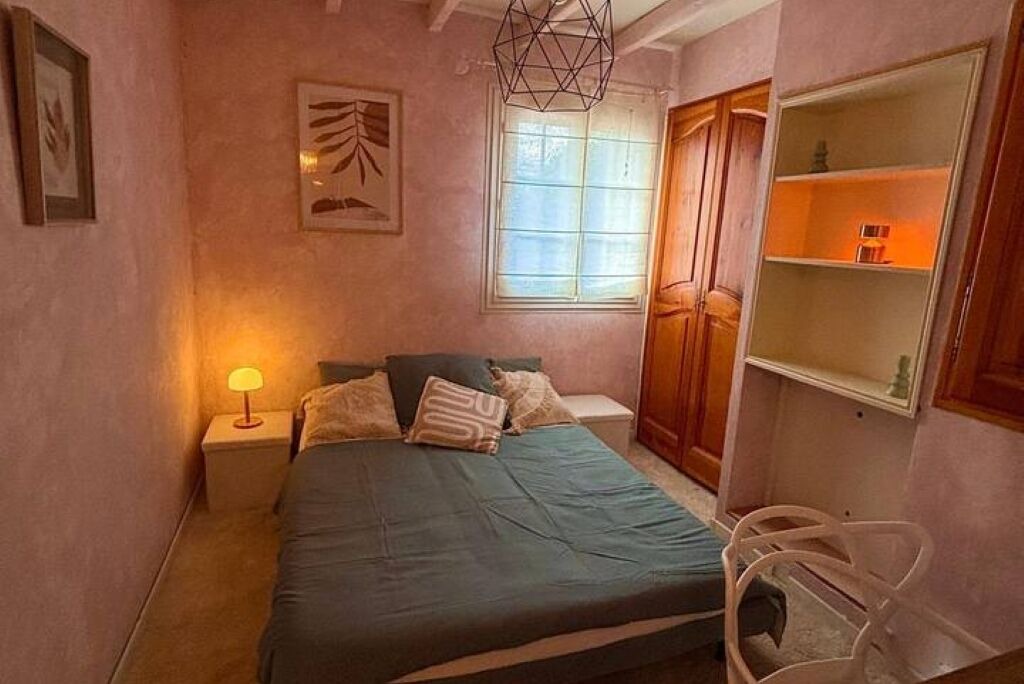 Photo of Bedroom in Saint-Antonin-du-Var