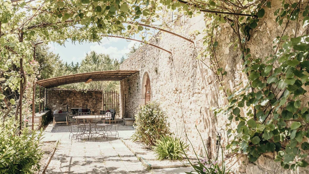 Photo of Outdoor in Saint-Michel-l'Observatoire