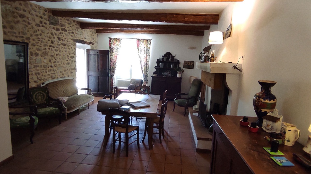 Photo of Livingroom in Entrechaux