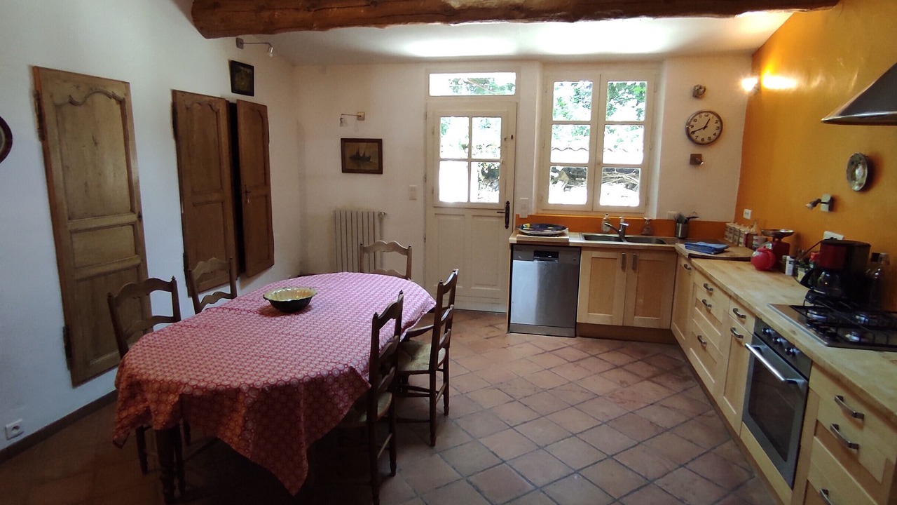Photo of Kitchen in Entrechaux