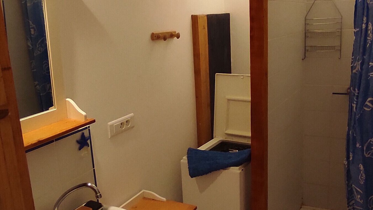Photo of Bathroom in Entrechaux