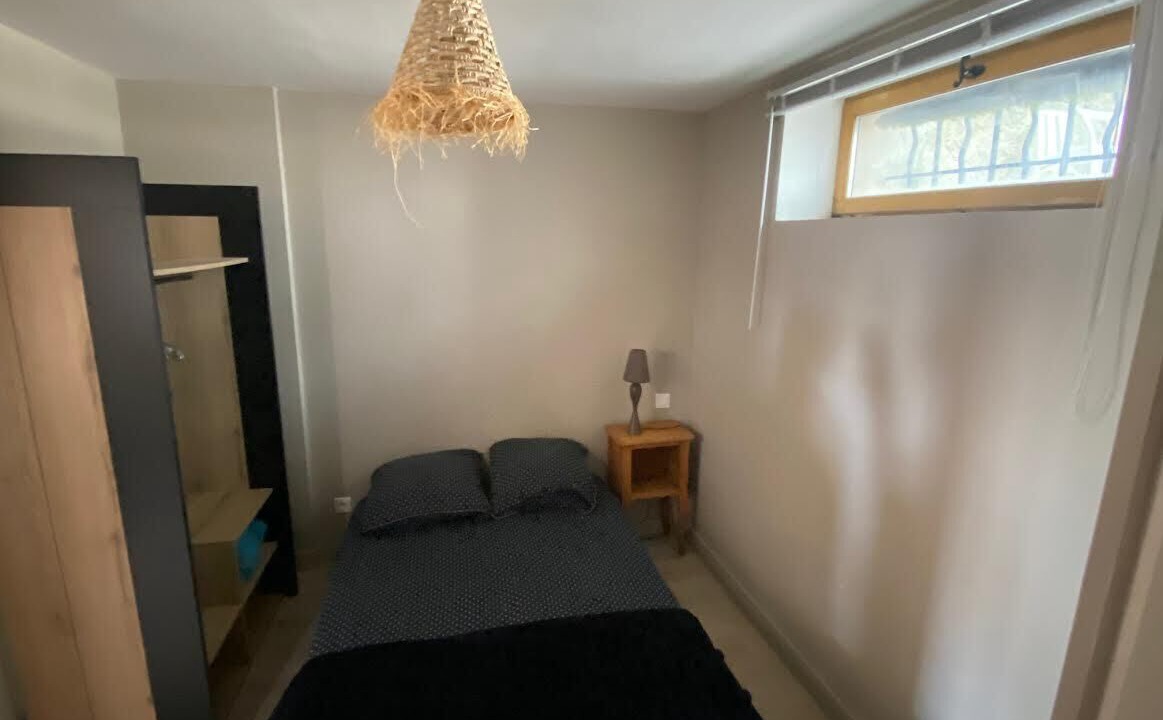 Photo of Bedroom in Saint-Mitre