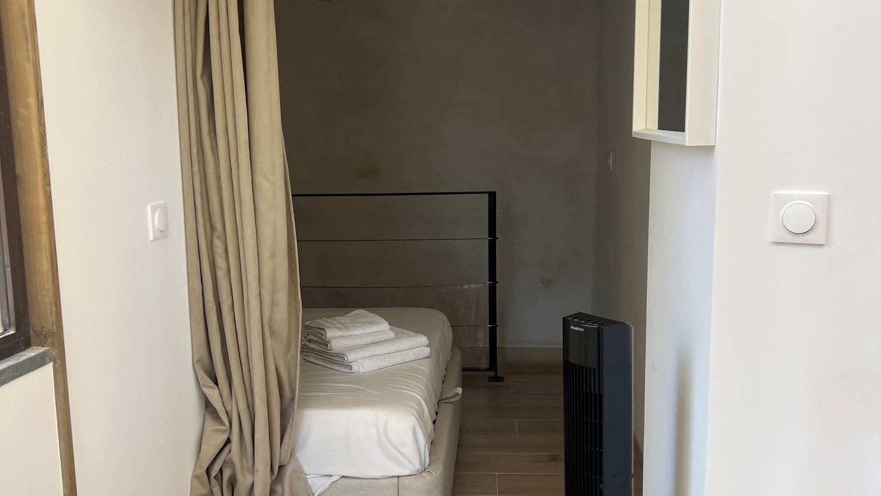 Photo of Bedroom in Saint-Martin-de-Castillon