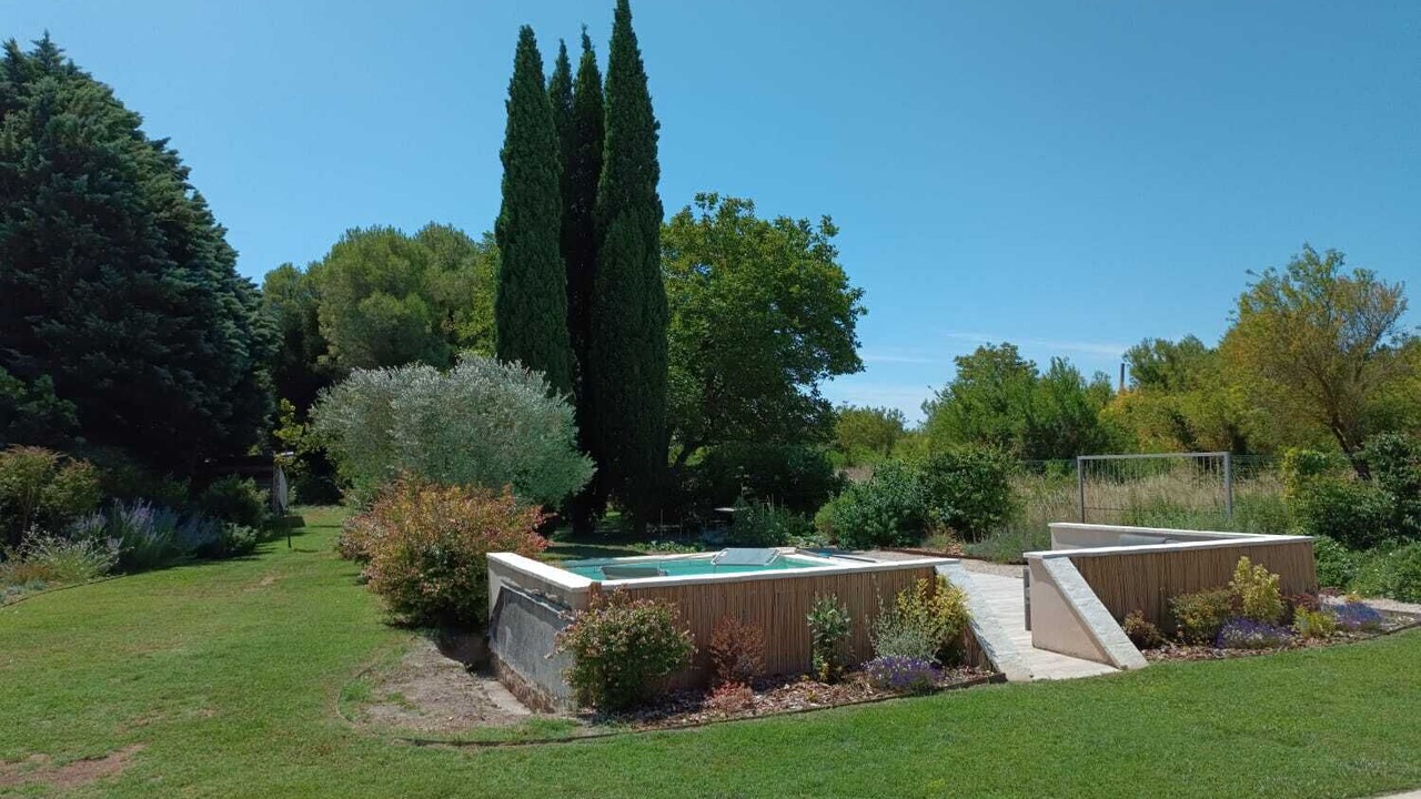 Photo of Outdoor in Velleron