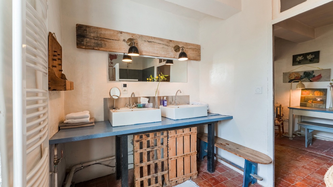 Photo of Bathroom in Crestet