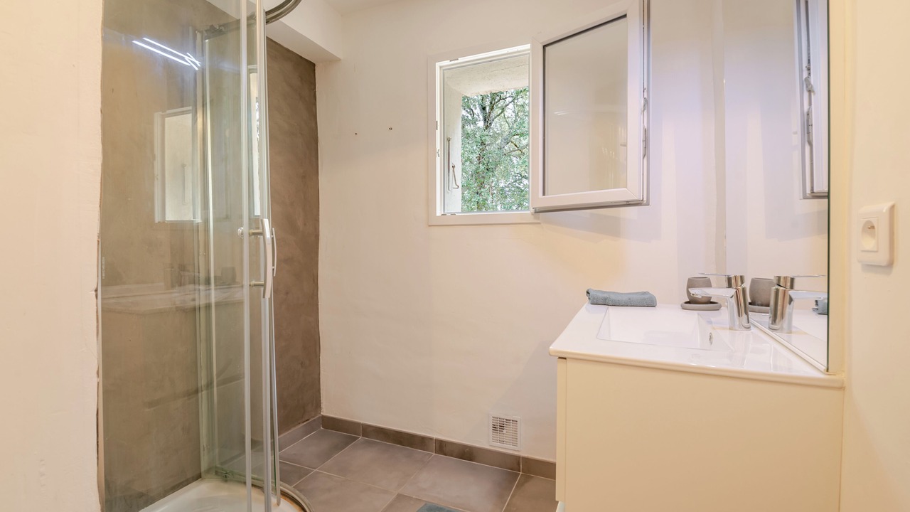 Photo of Bathroom in Bonnieux