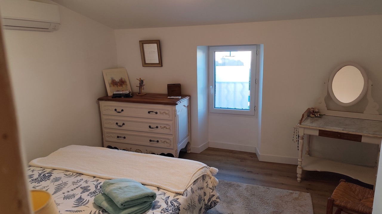 Photo of Bedroom in Saint-Saturnin-les-Avignon
