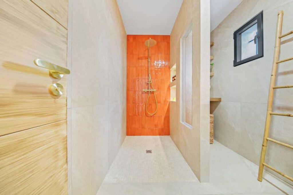 Photo of Bathroom in Regusse