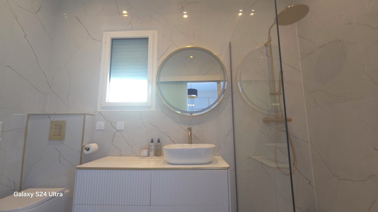 Photo of Bathroom in Saint-Cannat