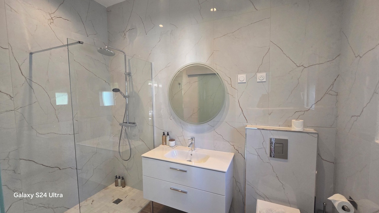Photo of Bathroom in Saint-Cannat