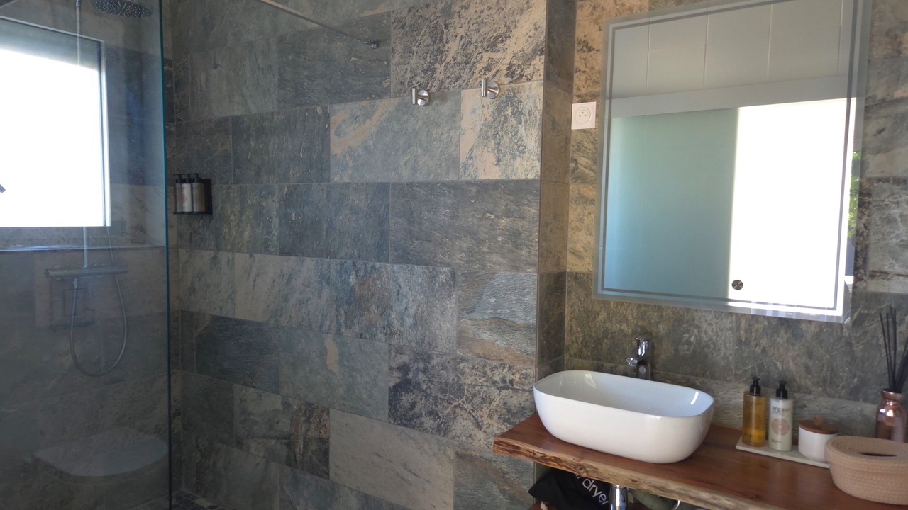 Photo of Bathroom in Saint-Cannat