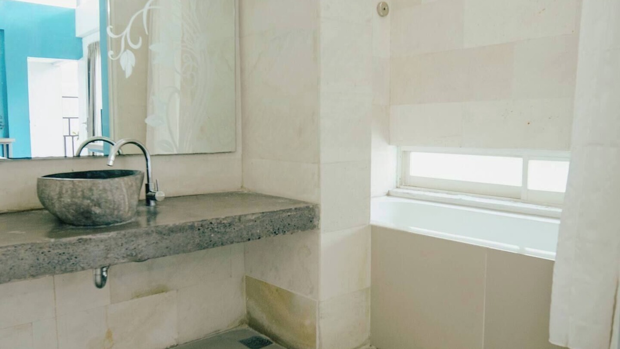 Photo of Bathroom in Mumbul