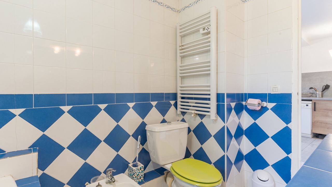 Photo of Bathroom in Venelles