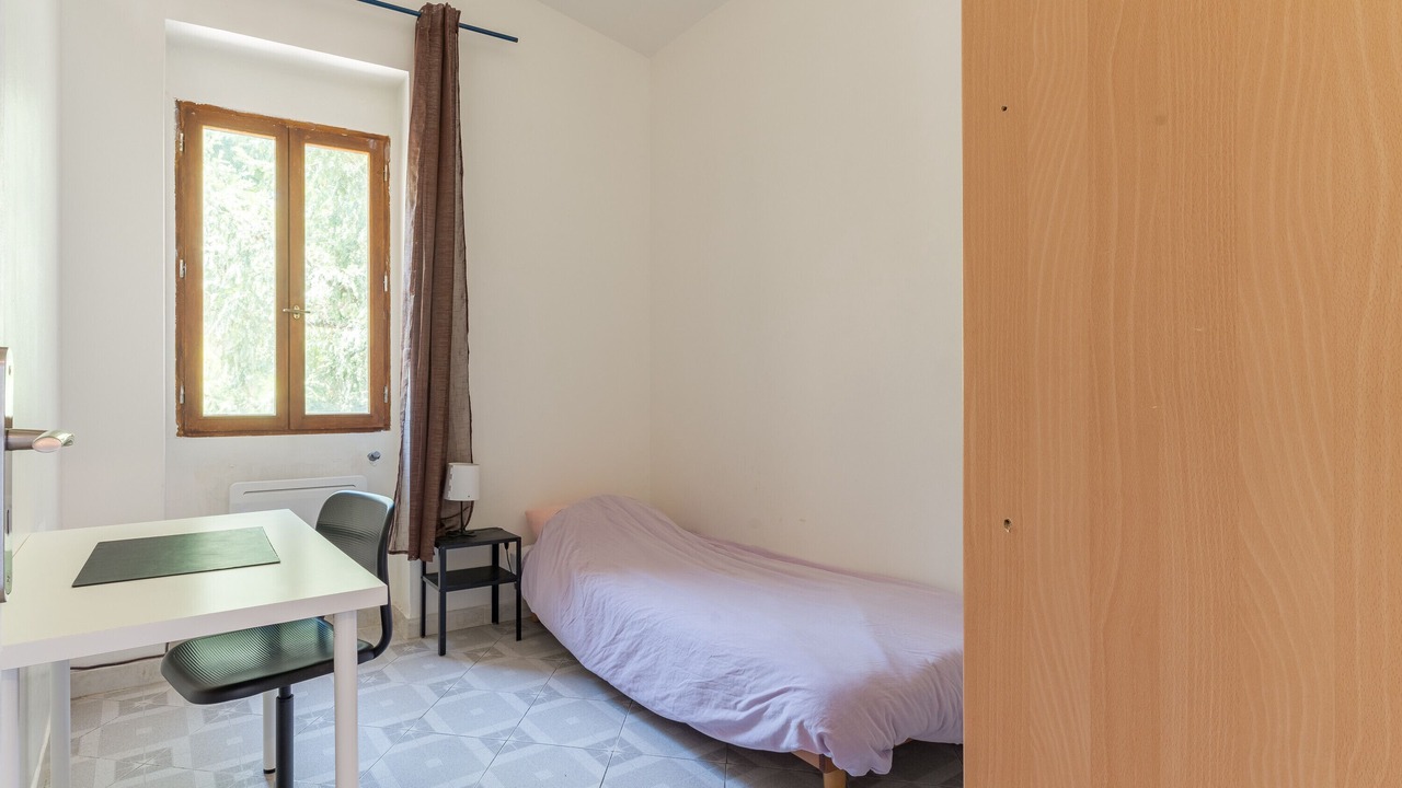 Photo of Bedroom in Venelles