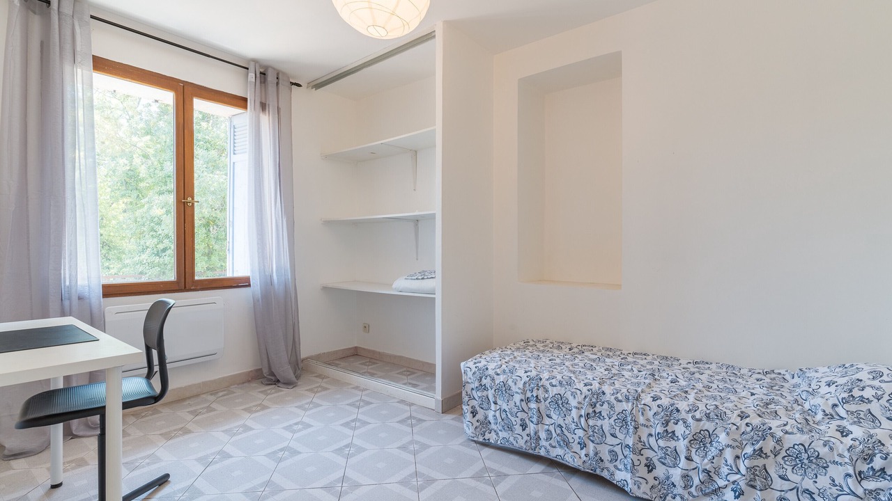 Photo of Bedroom in Venelles